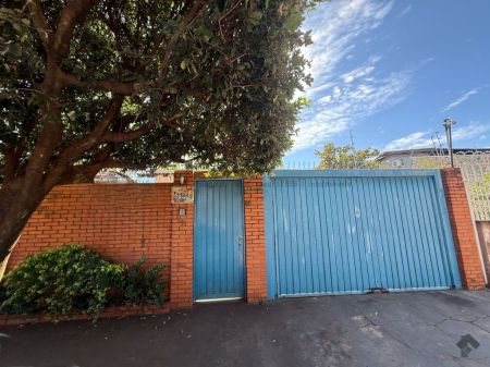Casa-Térrea em Vila Alba