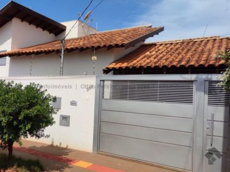 Casa-Térrea em Jardim das Nações