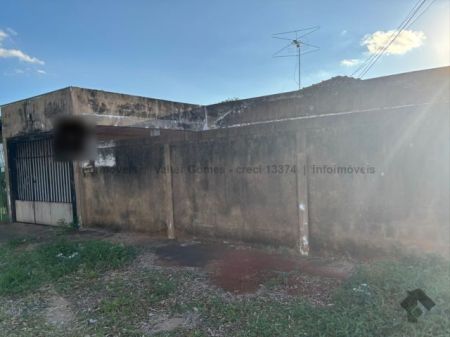 Casa-Térrea em Caiçara