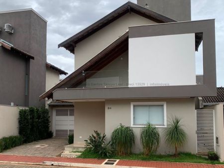 Apartamento em Jardim Veraneio