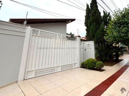 Casa-Térrea em Vila Célia