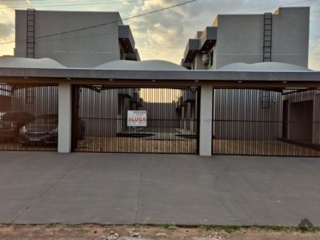 Sobrado-Condomínio em Centro