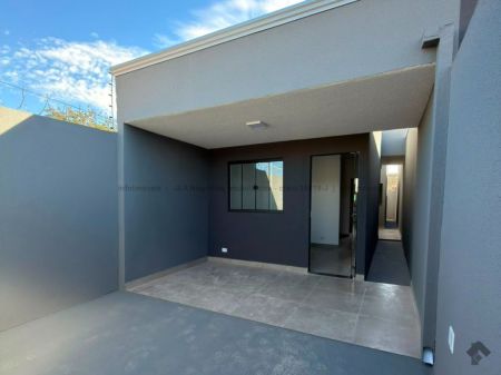 Casa-Térrea em Aero Rancho