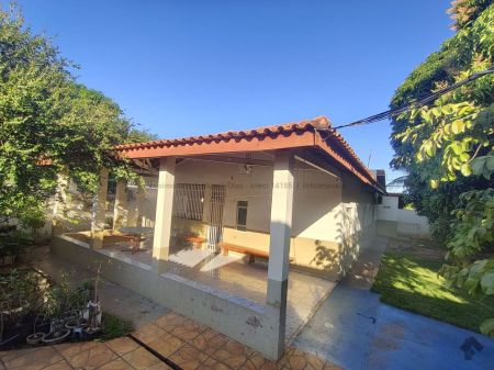 Casa-Térrea em Pioneiros