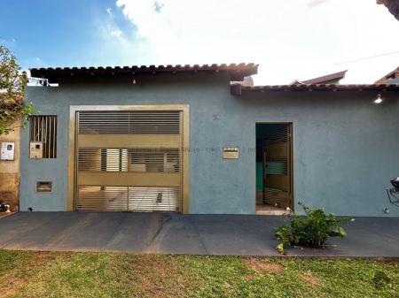Casa-Térrea em Jardim Ouro Verde
