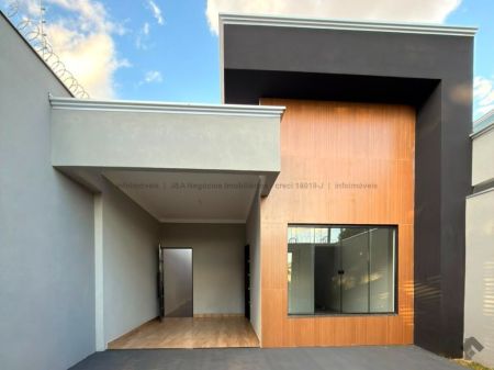 Casa-Térrea em Aero Rancho