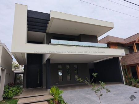 Sobrado-Condomínio em Pq. Residencial Damha IV