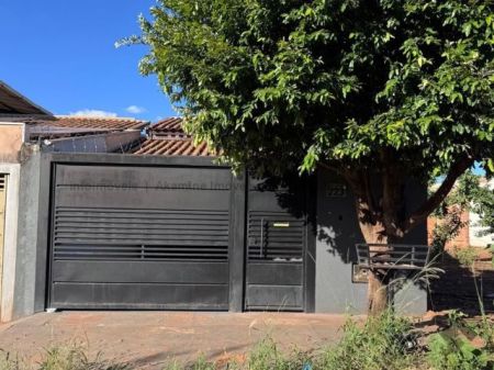 Casa-Térrea em Jardim Centro Oeste