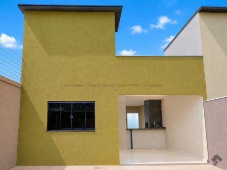 Casa-Térrea em Jardim Santa Emília