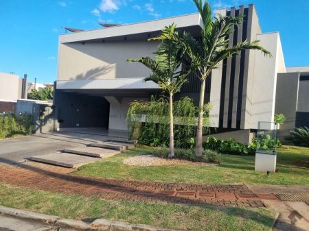 Casa-Térrea-Condomínio em Residencial Alphaville II