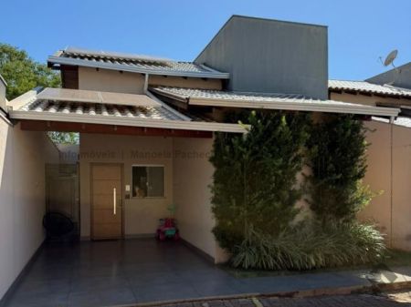 Casa-Térrea-Condomínio em Rita Vieira