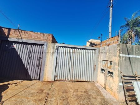 Casa-Térrea em Jardim Noroeste