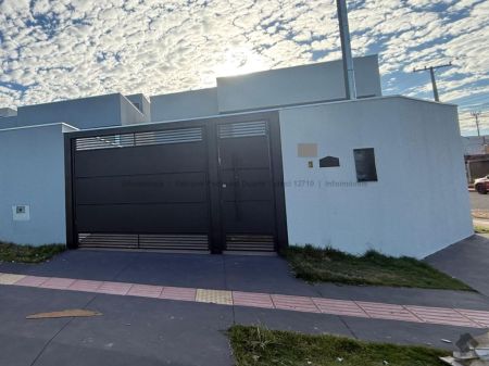 Casa-Térrea em Jardim Presidente