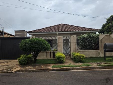 Casa-Térrea em Vila Serradinho