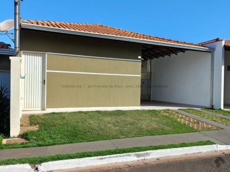 Casa-Térrea-Condomínio em Vila Planalto