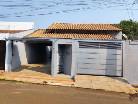 Casa-Térrea em Jardim Parati