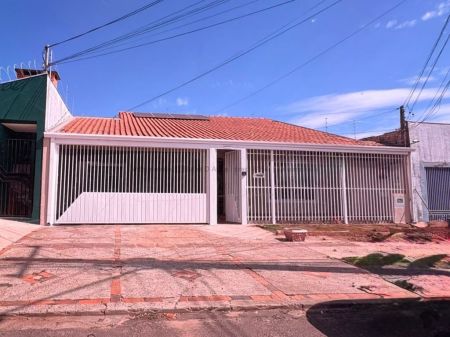 Casa-Térrea em Jardim Panamá