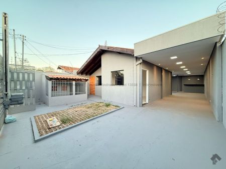 Casa-Térrea-Condomínio em Rita Vieira