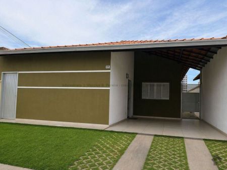 Casa-Térrea-Condomínio em Vila Planalto