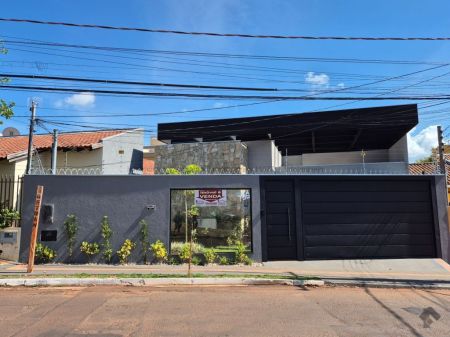 Casa-Térrea em Vila Planalto