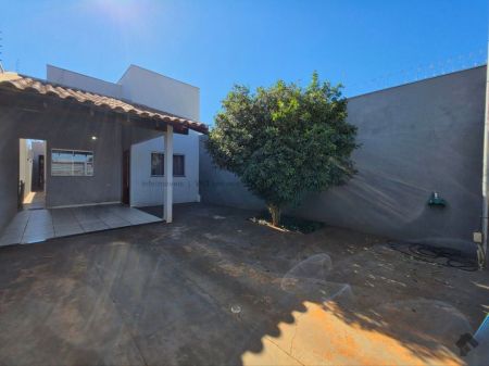 Casa-Térrea em Rita Vieira