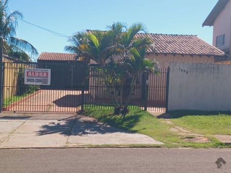 Casa-Térrea em Monte Castelo