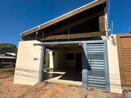 Casa-Térrea em Jardim Veraneio