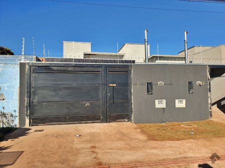 Casa-Térrea em Aero Rancho