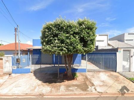 Casa Comercial em Universitário