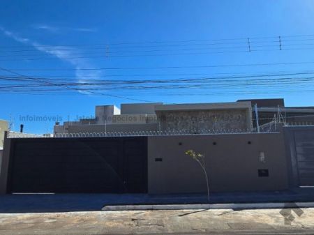 Casa-Térrea em Carandá