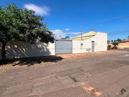 Casa-Térrea em Jacy