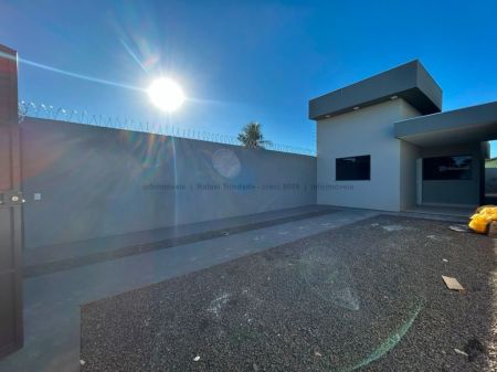 Casa-Térrea em Jardim Santa Emília