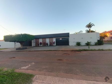 Casa-Térrea em Jardim Panamá