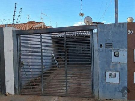 Casa-Térrea em Jardim Santa Emília