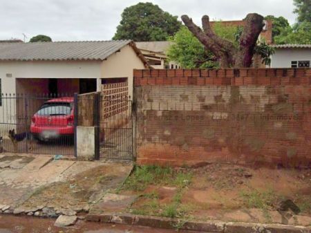Casa-Térrea em Jardim Jacy