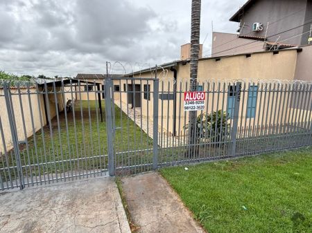 Casa-Térrea-Condomínio em Jardim Jacy