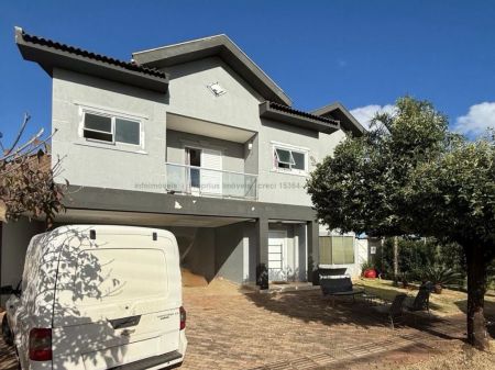 Sobrado-Condomínio em Pq. Residencial Damha II