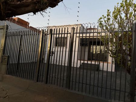 Casa-Térrea em Centro