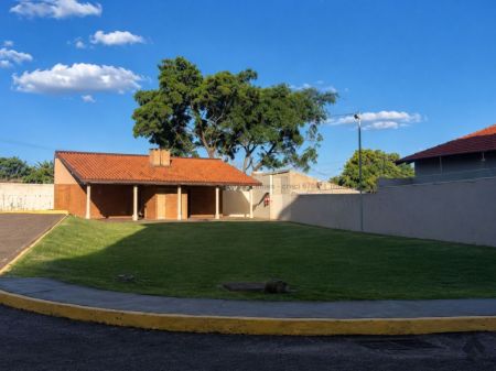 Apartamento em Vila N. Sra. das Graças