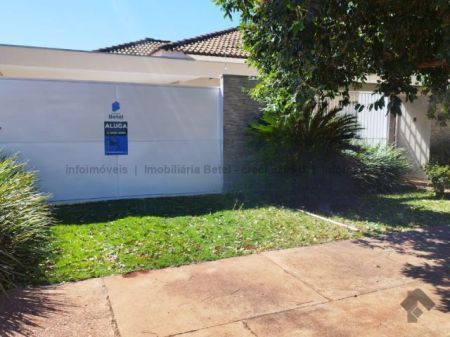Casa-Térrea em Santa Fé