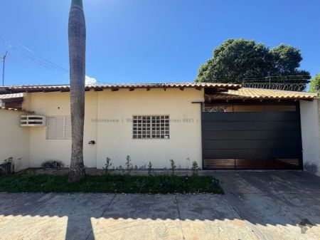 Casa-Térrea-Condomínio em Nova Lima