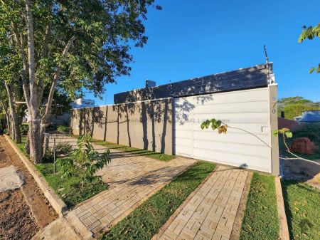 Casa-Térrea em Solar dos Lagos