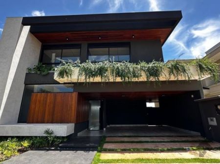 Sobrado-Condomínio em Residencial Alphaville III