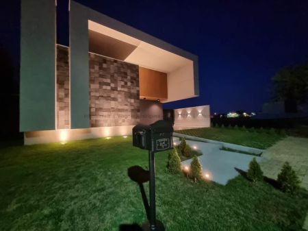Casa-Térrea-Condomínio em Residencial Alphaville
