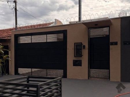 Casa-Térrea em Vila Almeida