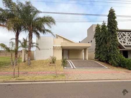 Casa-Térrea-Condomínio em Residencial Alphaville