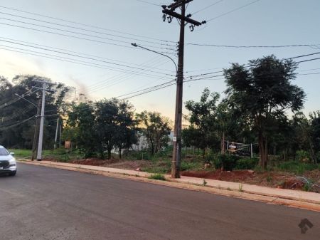 Terreno em Jardim Mansur