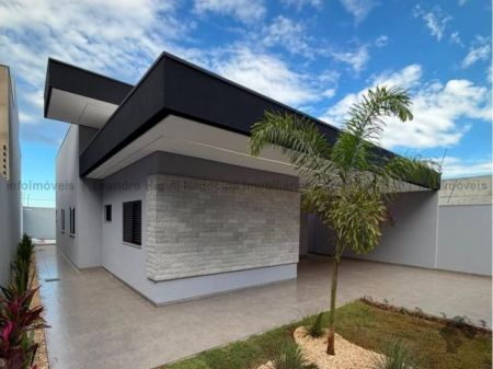 Casa-Térrea em Jardim Cristhais III