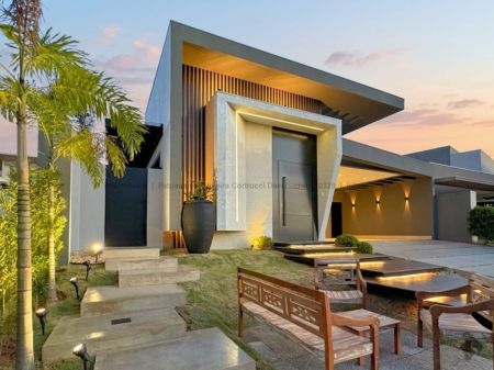 Casa-Térrea-Condomínio em Residencial Alphaville III