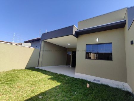 Casa-Térrea em Jardim Presidente